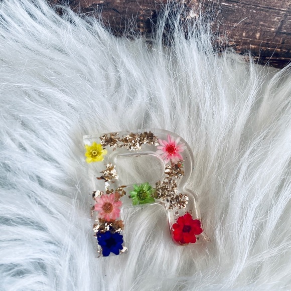 Flower initial key chain - Picture 3 of 3